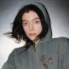 Lorde em 20 super sucessos: mergulhe na playlist brasileira de referência