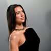 Dua Lipa em 20 Sucessos: a playlist que molda o pop moderno